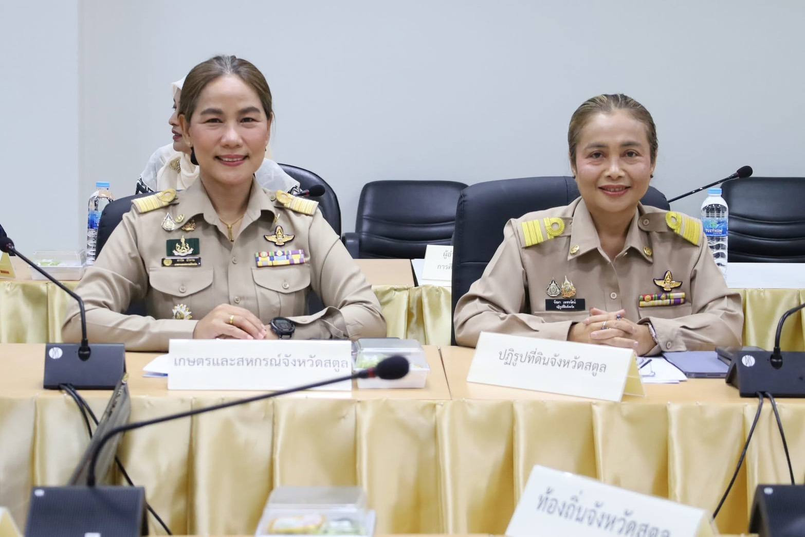 title - ปทจ.สตูล ร่วมพิธีเปิดพร้อมรับคู่มือขับเคลื่อนโครงการอันเนื่องมาจากพระราชดำริ หนุนพัฒนาพื้นที่ภาคใต้สู่ความยั่งยืน